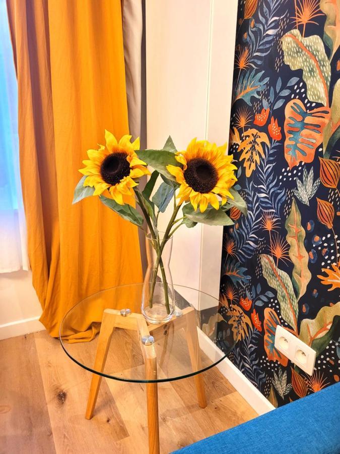 Brand New Camelia Room With Private Bathroom بروكسل المظهر الخارجي الصورة