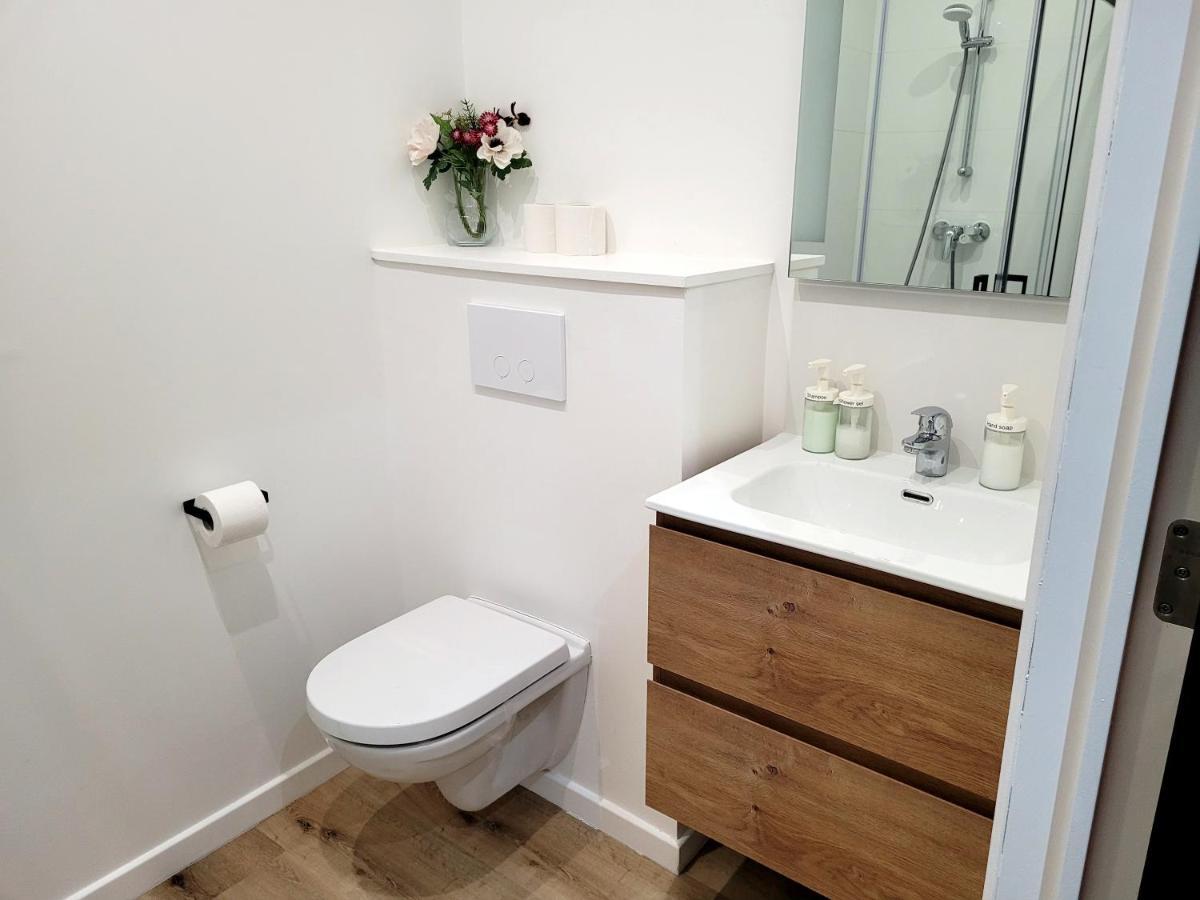 Brand New Camelia Room With Private Bathroom بروكسل المظهر الخارجي الصورة